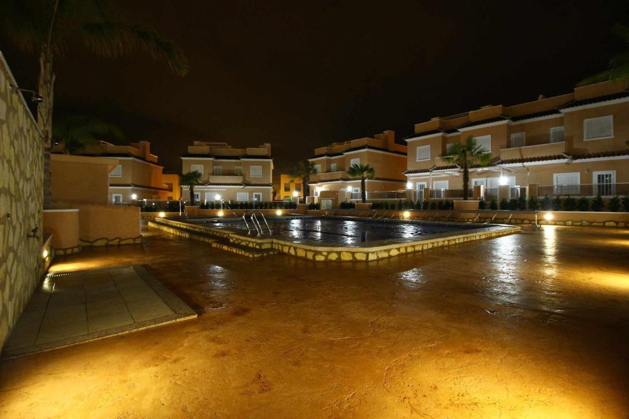 Duplex Campoamor Heated Pool Luaran gambar